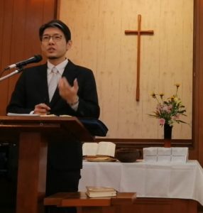 堀野牧師宣教中